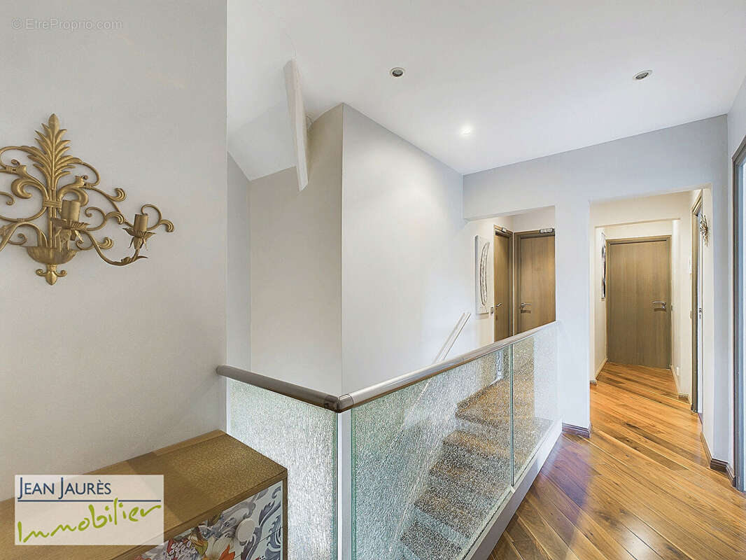 Maison à LA RIVIERE-DE-CORPS