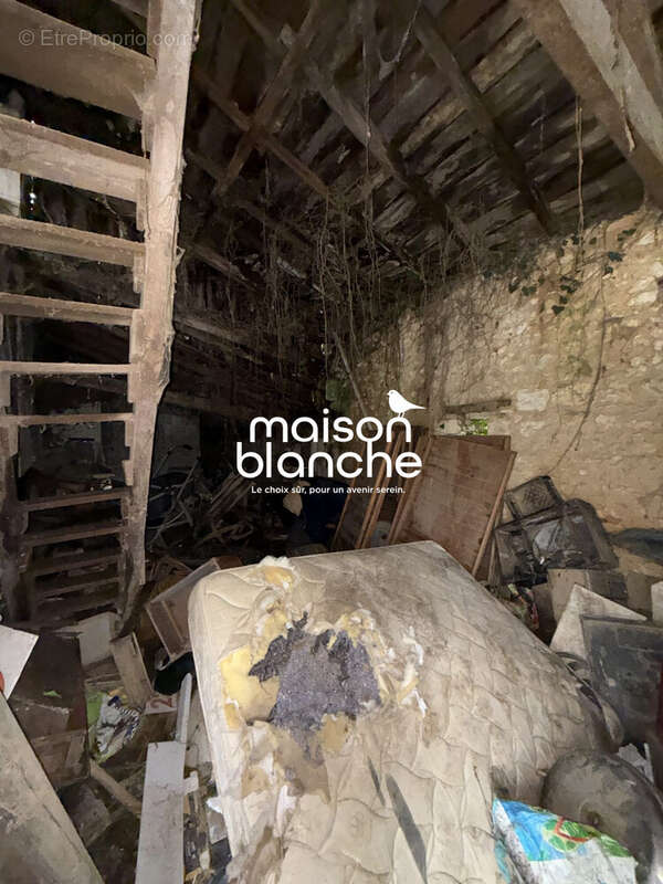 Maison à MONTGUYON