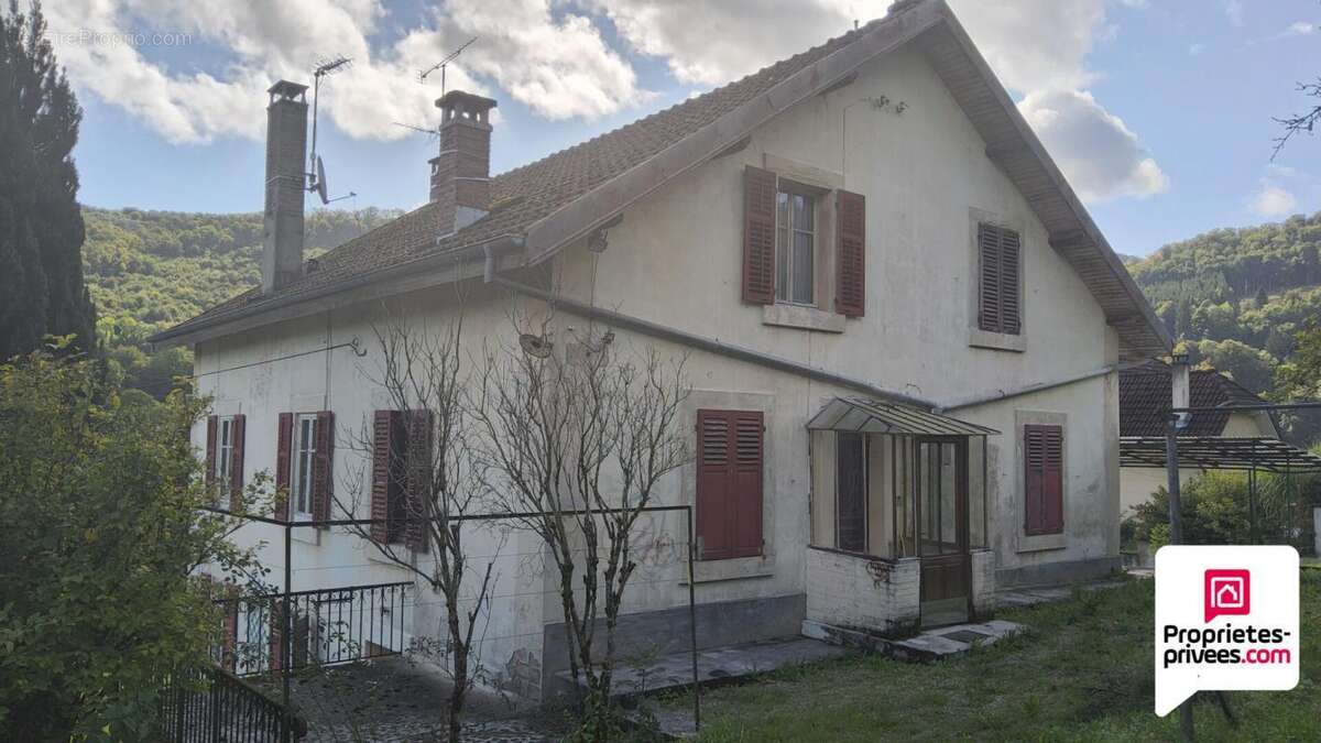 Maison à PONT-DE-ROIDE
