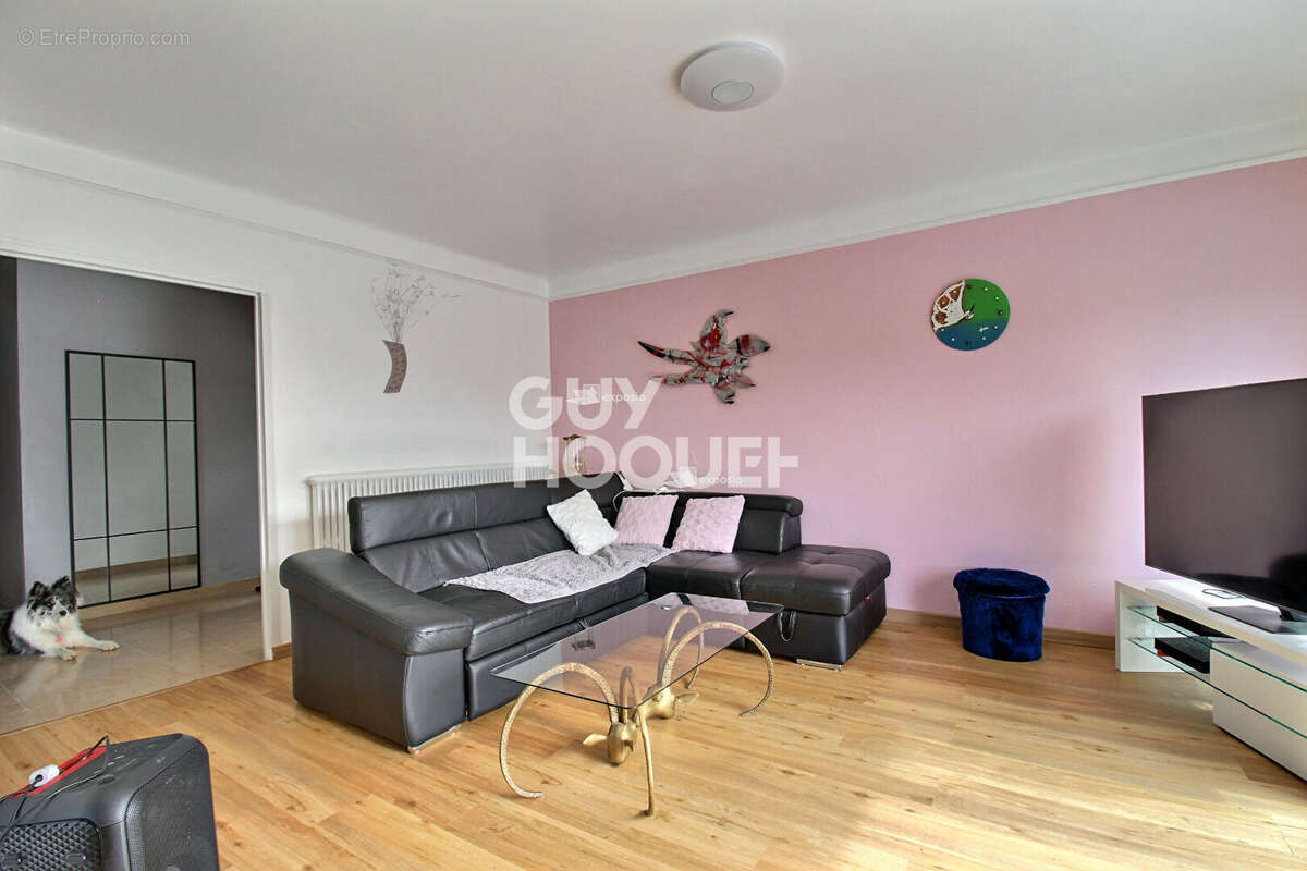 Maison à LAY-SAINT-CHRISTOPHE