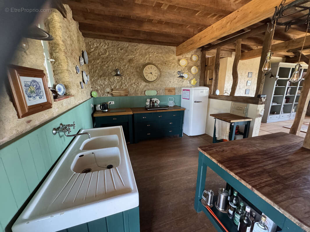 Maison Restaurée avec Goût, Gîte Indépendant, Piscine et Vue sur les Montagnes - photo 32