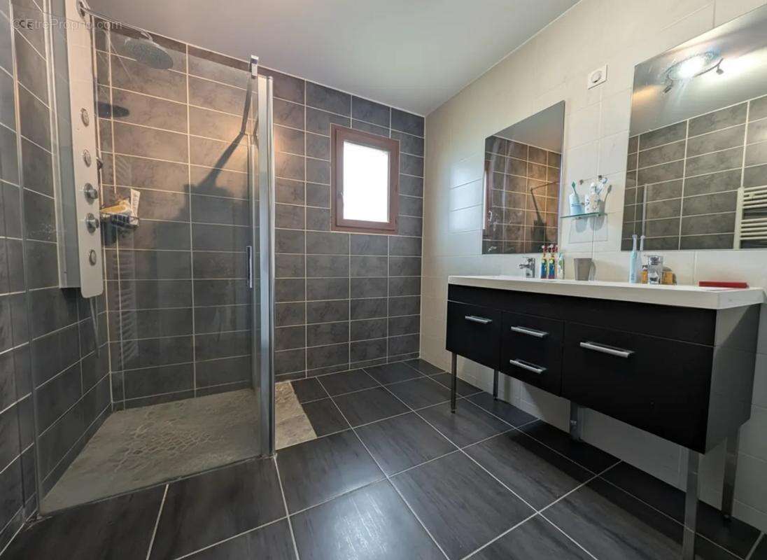 Maison à AUSSAC-VADALLE