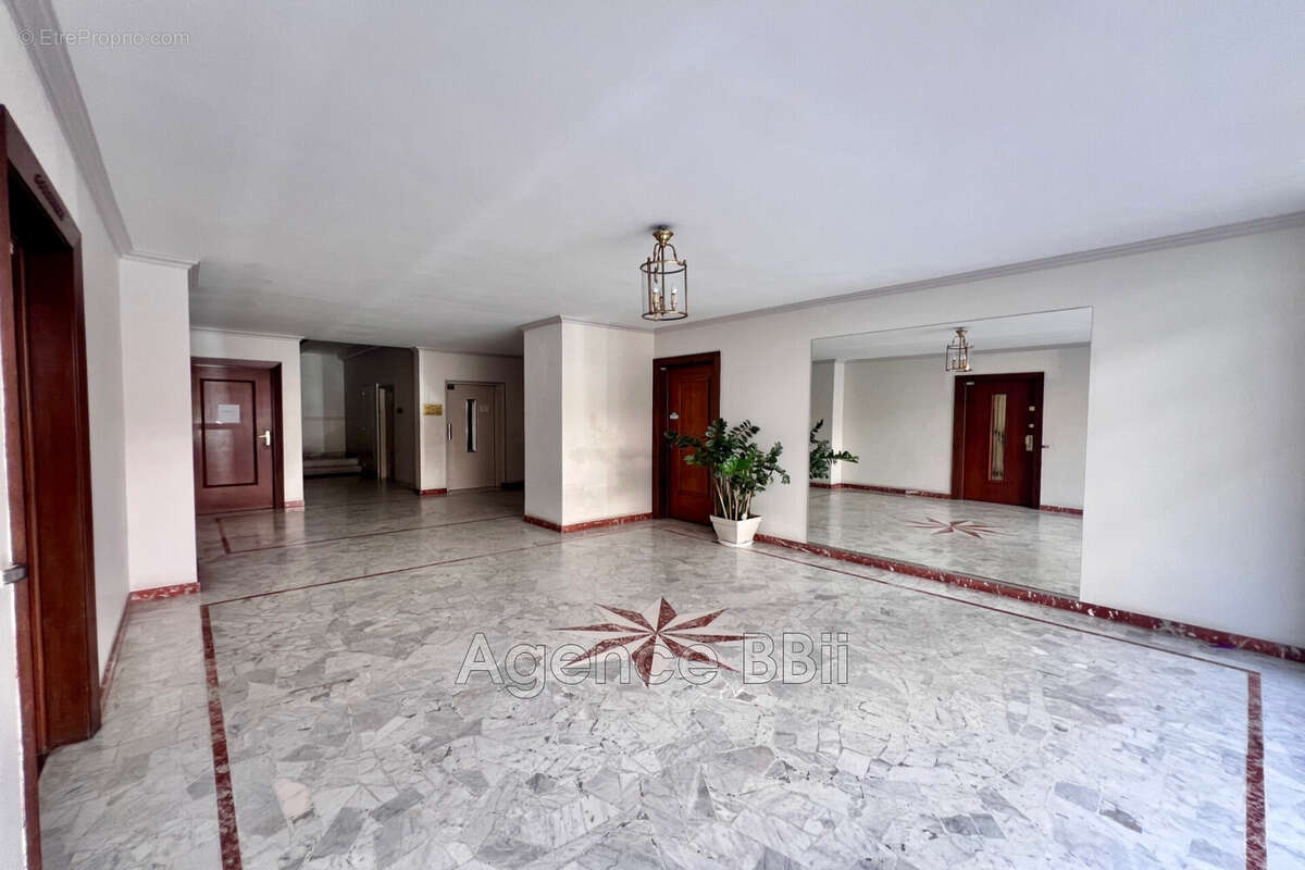 Appartement 82 m² à Nice  - photo 2