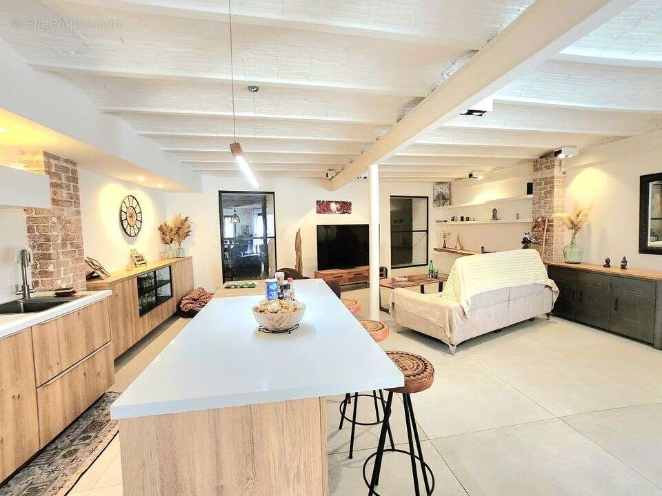 LOFT 118 M² / COEUR CHATEAU GOMBERT 