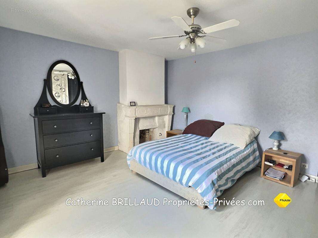 Maison à CHAMPAGNE-LES-MARAIS