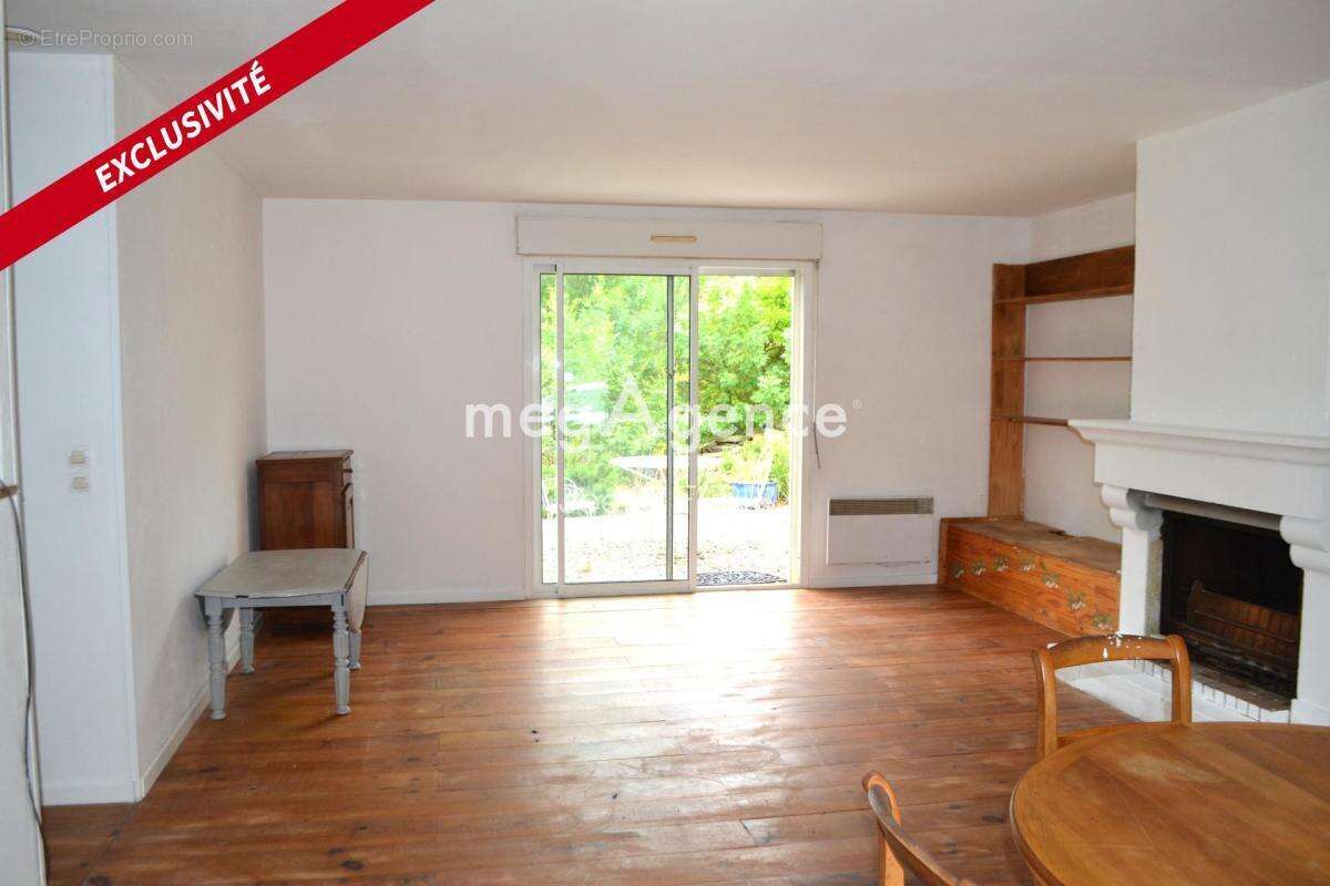 Maison à VILLEMOUSTAUSSOU