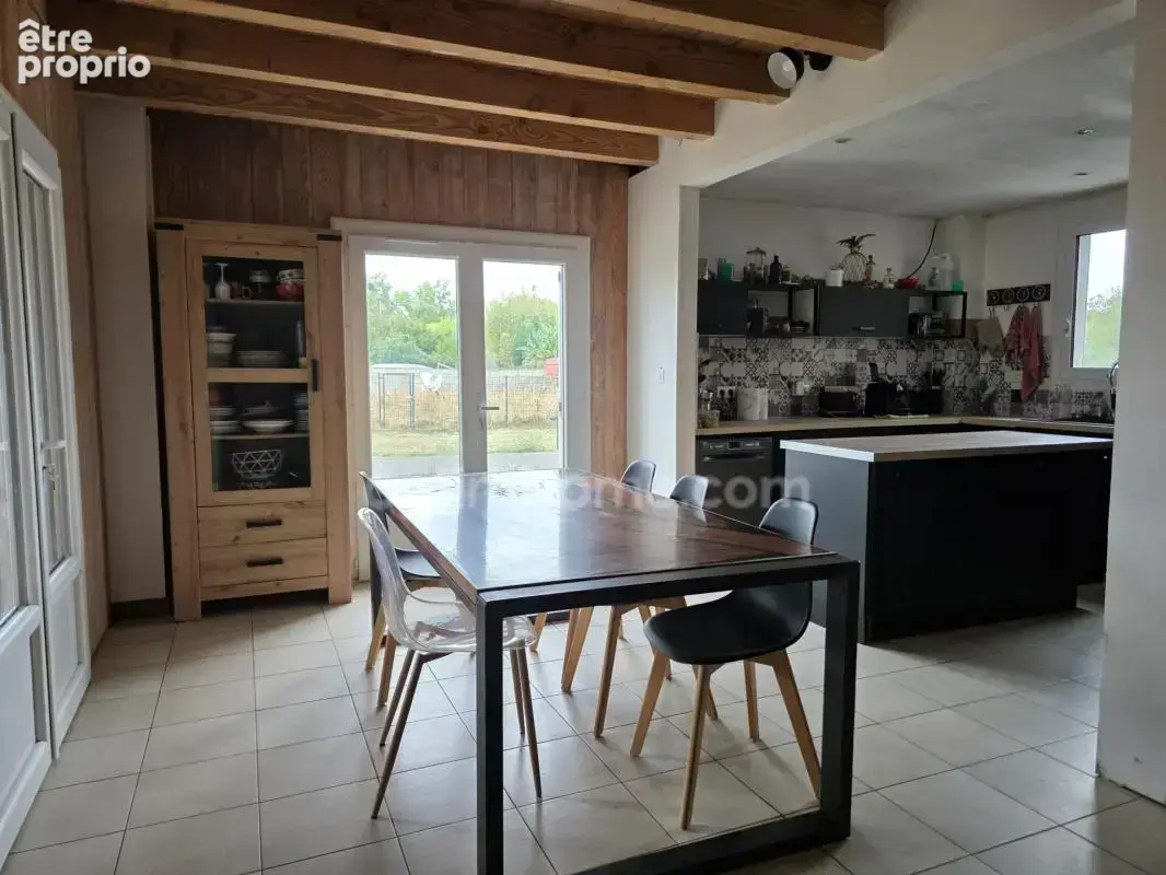 Maison familiale 220 m² – DPE B – Piscine – Grand garage – Plus de 6 300 m² de terrain – Le Fleix - photo 3