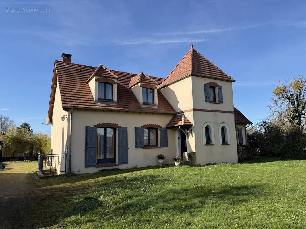 Maison à CHARBUY