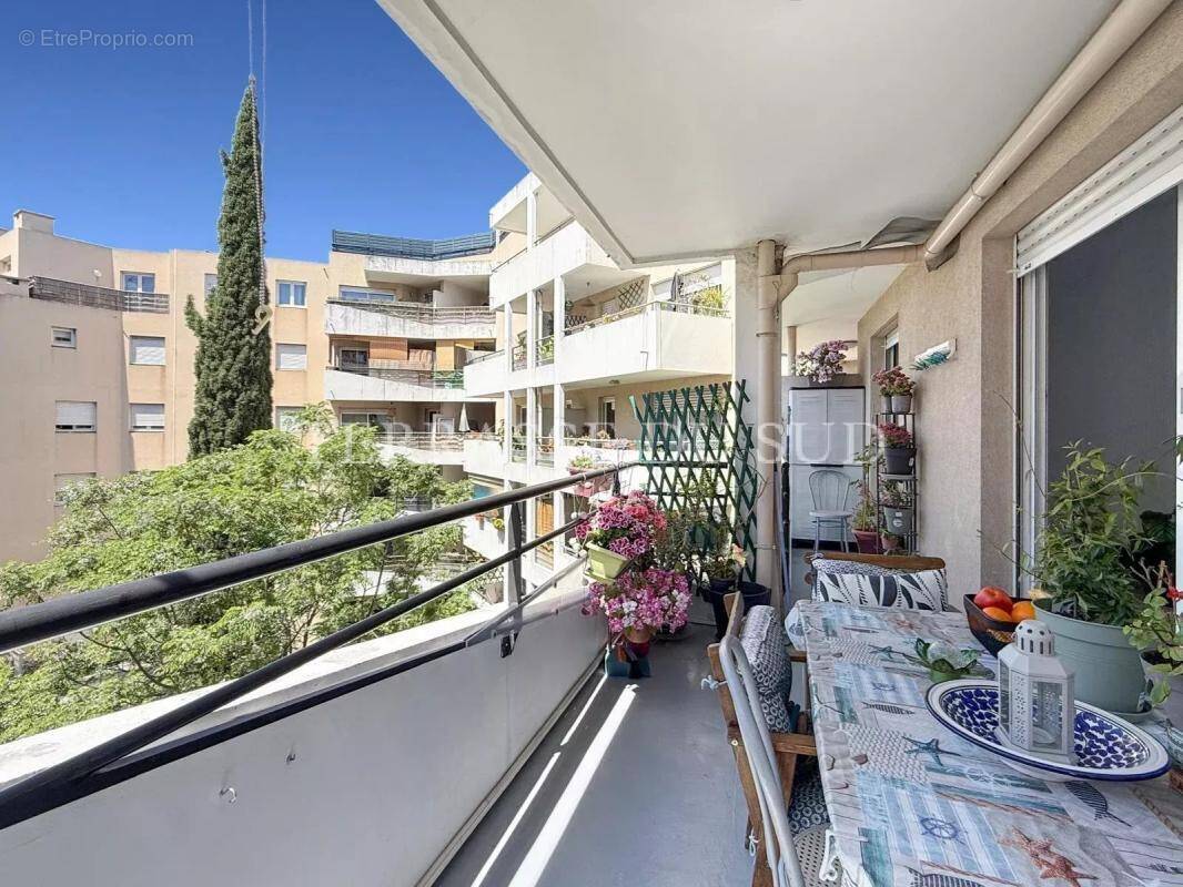 Appartement à MARSEILLE-6E