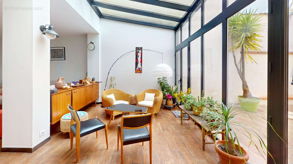 Maison spacieuse de 7 pièces à vendre à Moissac - photo 2