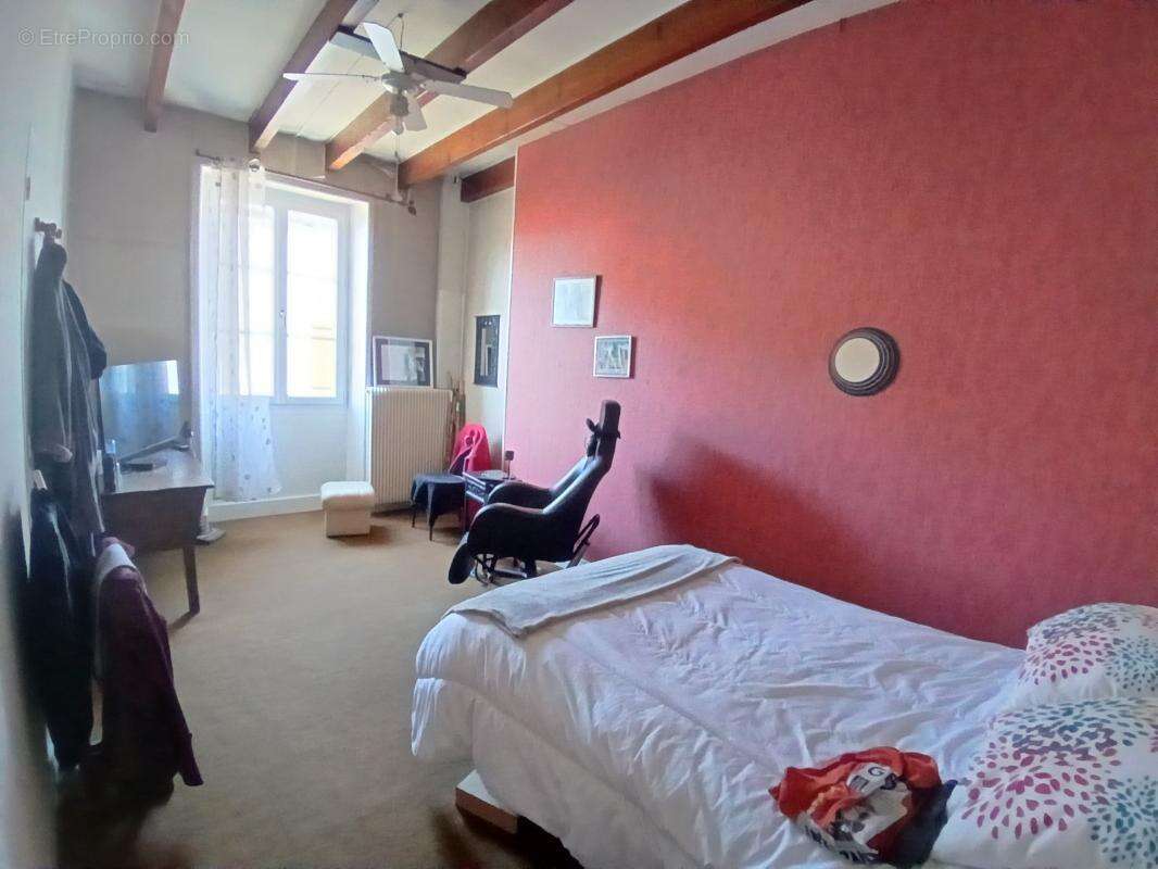 Maison à CHAMPAGNE-MOUTON