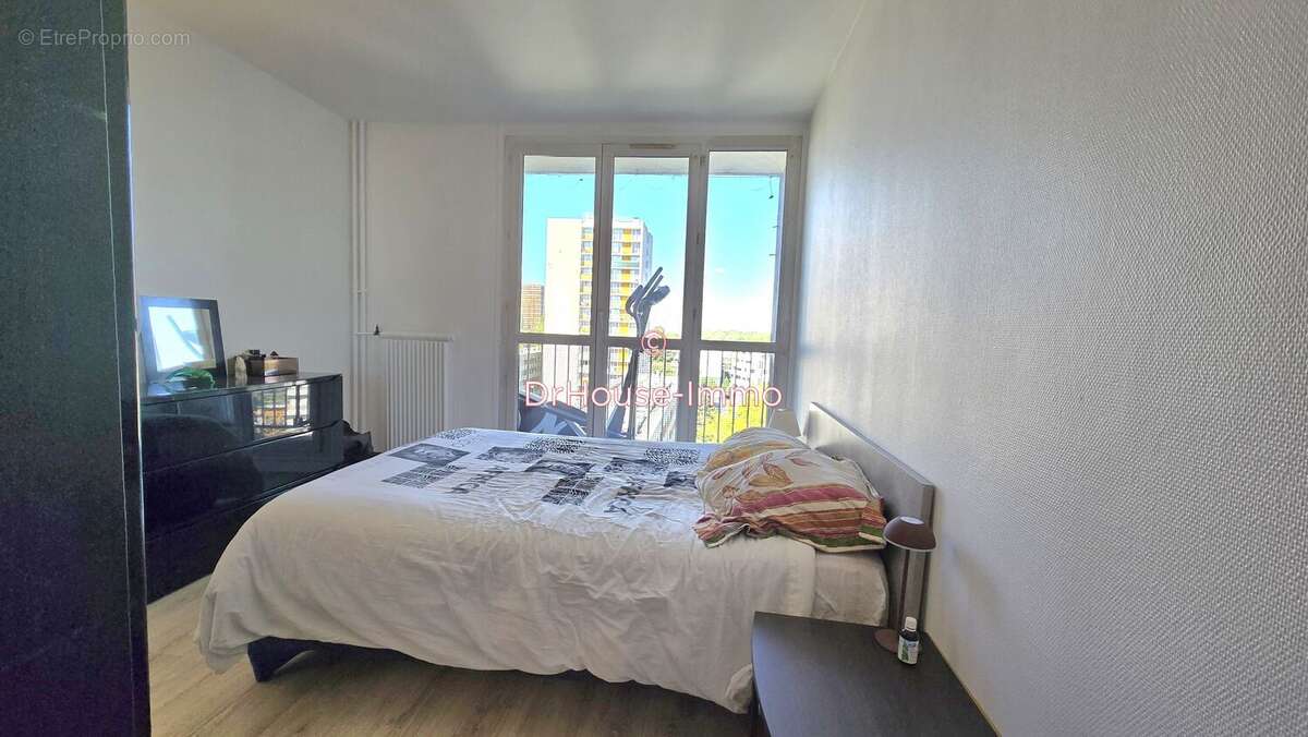 Appartement à LA COURNEUVE