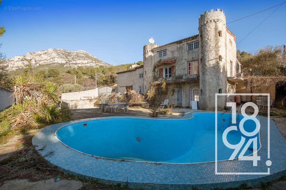 Maison à ROQUEVAIRE