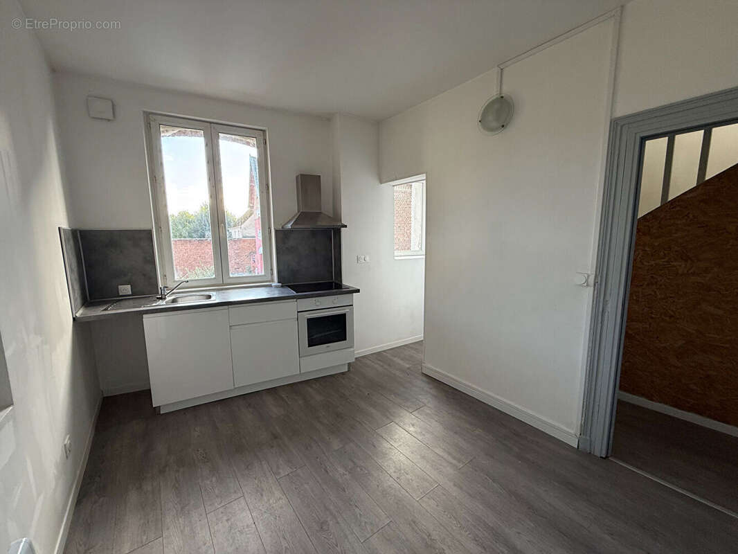 Appartement à LA FERE