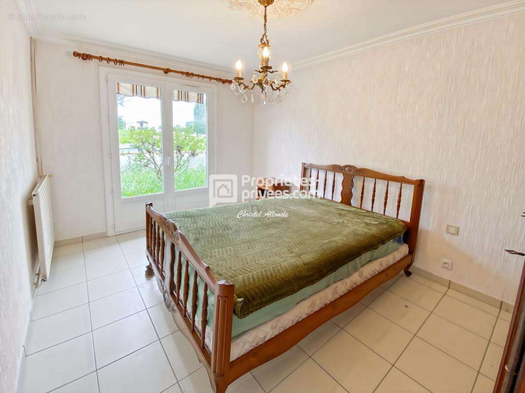 Blanquefort maison de plain-pied avec   jardin et garage possibilité 3ème chambre - photo 7