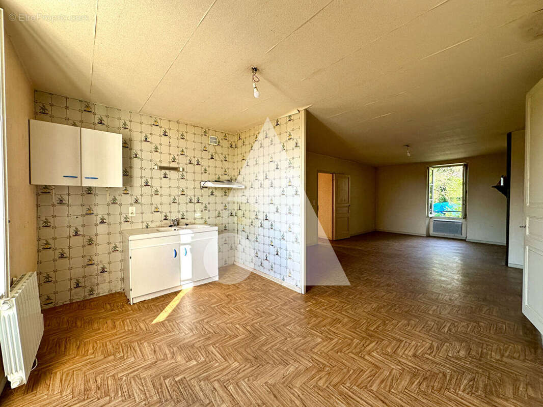 Appartement à BAGNAC-SUR-CELE