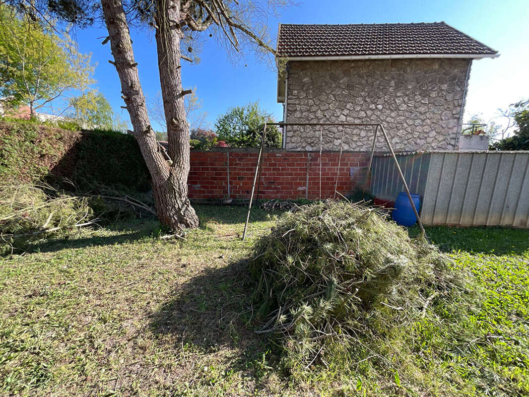 Maison à MAURECOURT