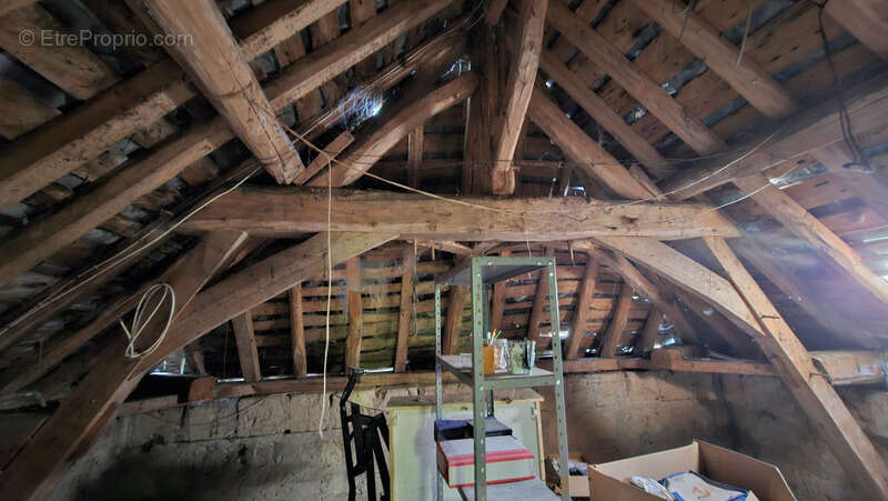 Maison à BEAUMONT-SUR-DEME