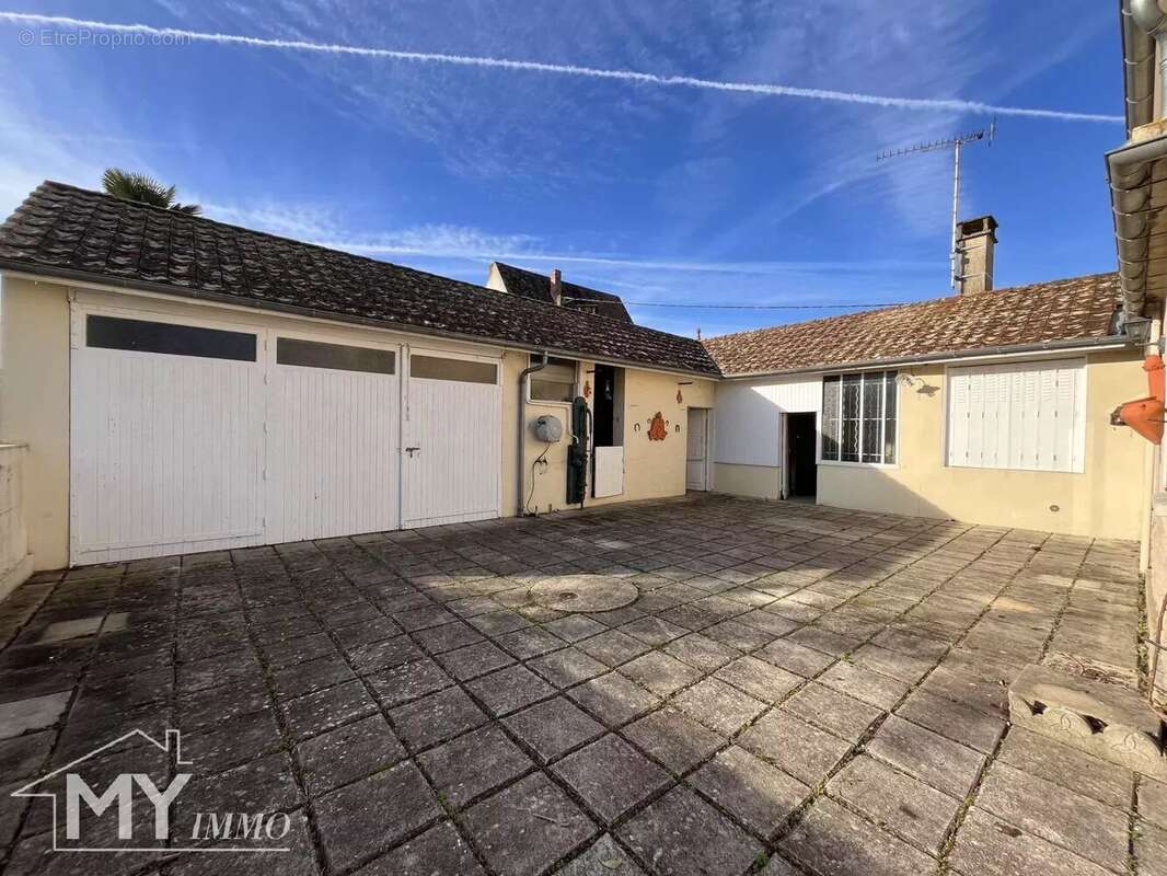 Maison à MONTPON-MENESTEROL