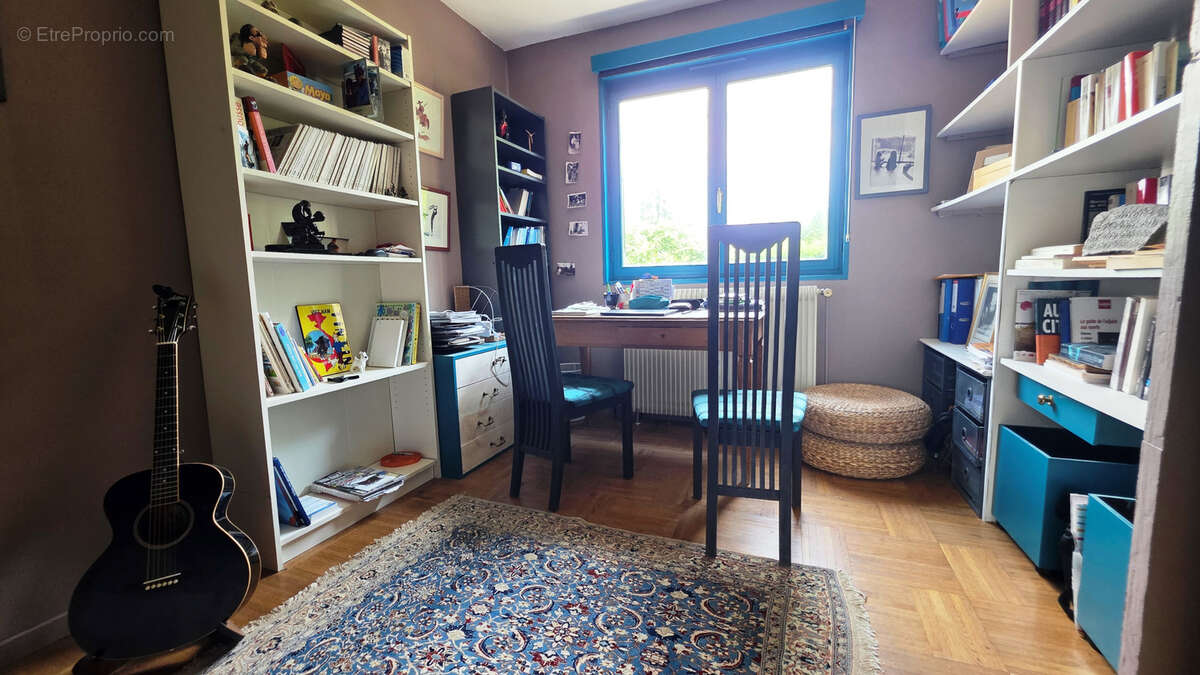 Maison à MARENNES