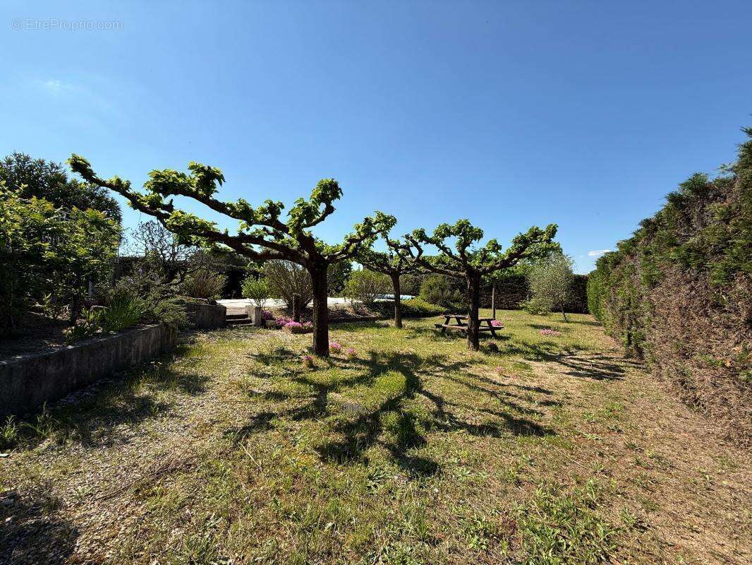 Maison à LABLACHERE