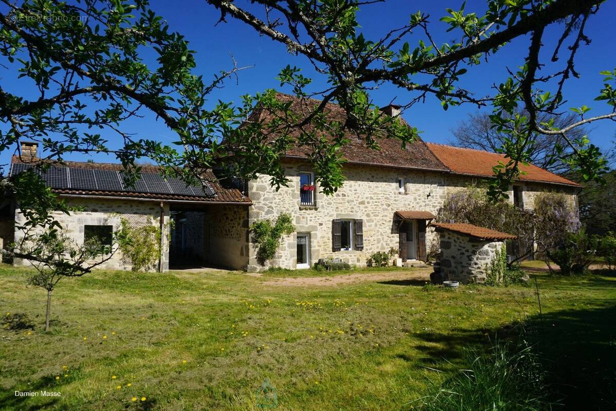 Maison à SAINT-SAUD-LACOUSSIERE
