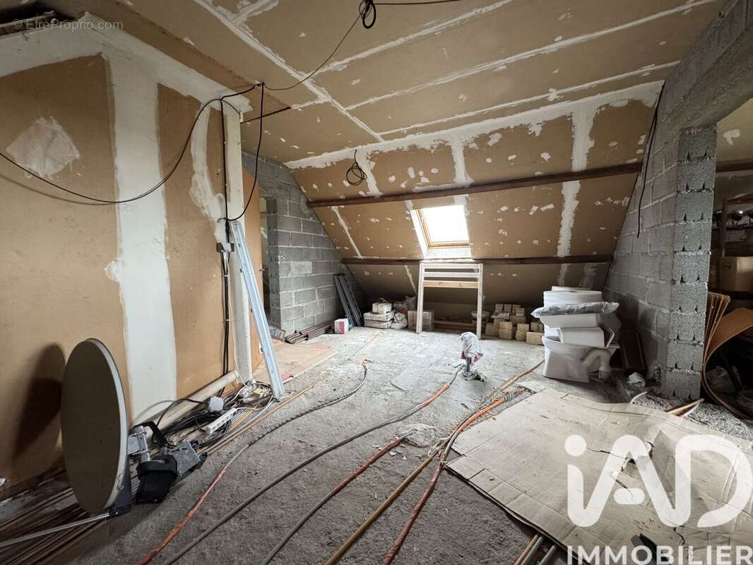Maison 76 m² à Logron  - photo 7
