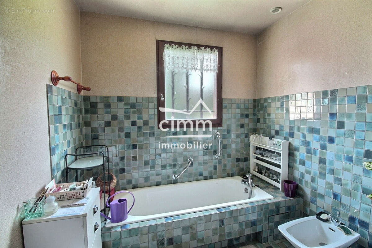 Maison à SAINT-SIMEON-DE-BRESSIEUX