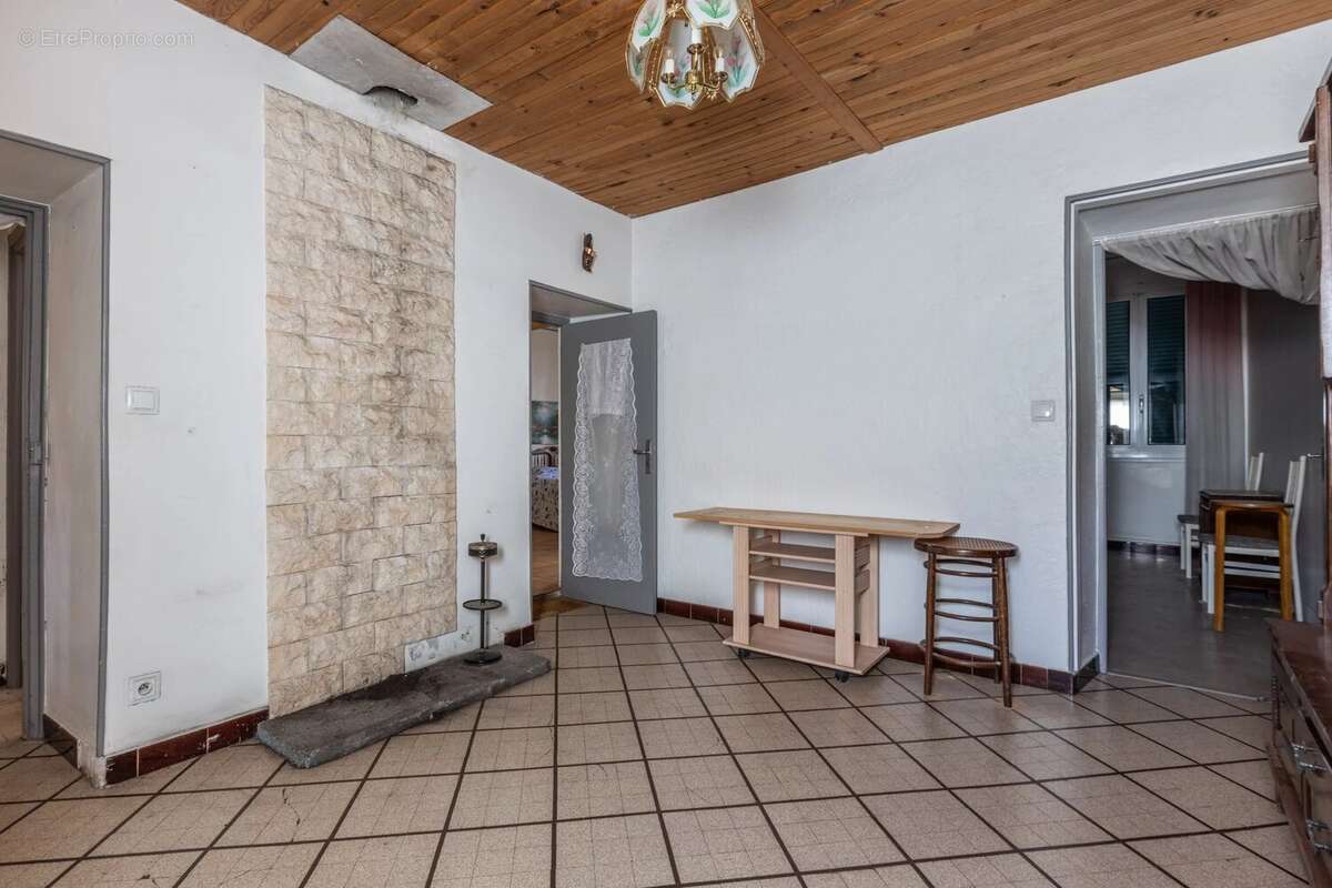 Appartement à L'ESCARENE