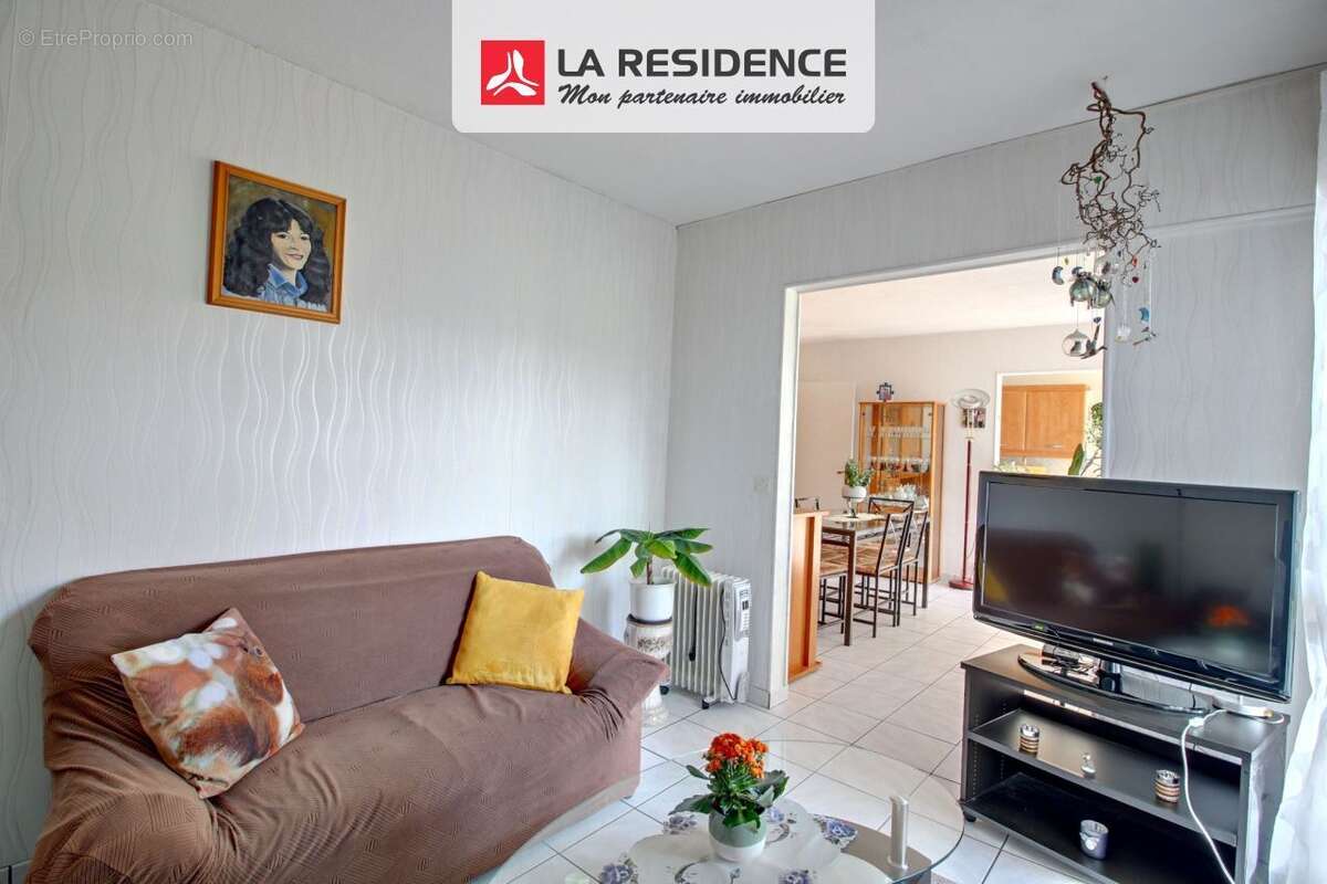 Appartement à LES MUREAUX