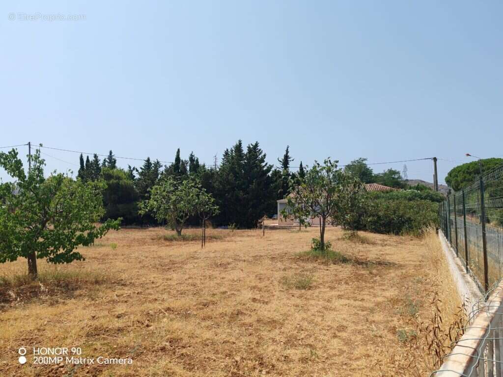 Villa T4 en Plein pied de 152m2 habitable sur un terrain de 2705m2, garage Narbonne 11100 - photo 2