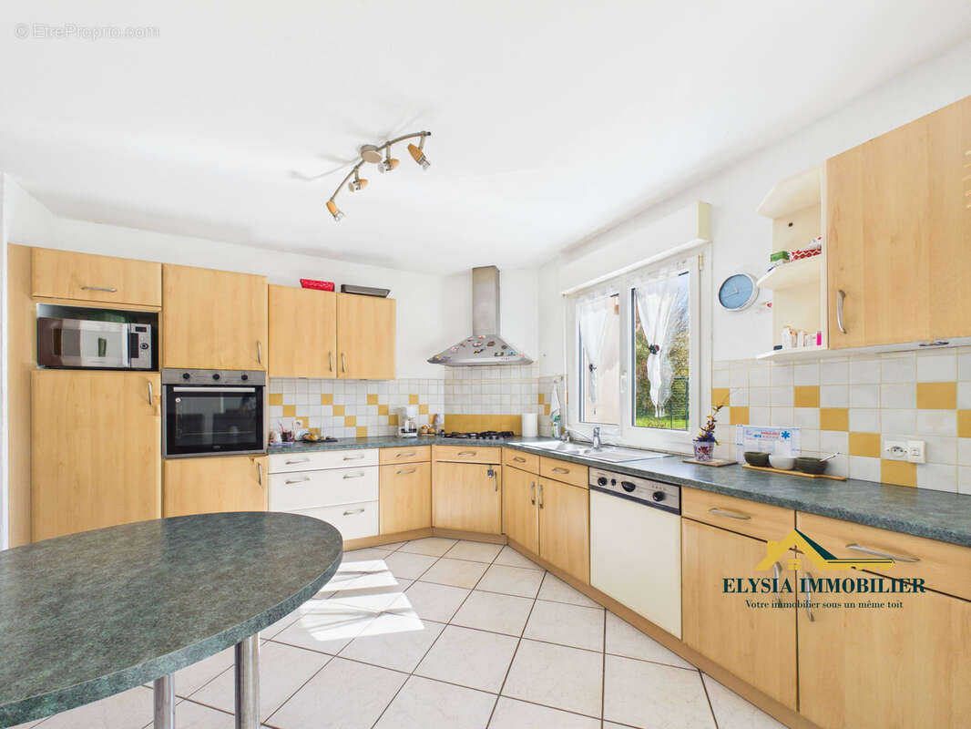 Maison à COLOMBEY-LES-BELLES