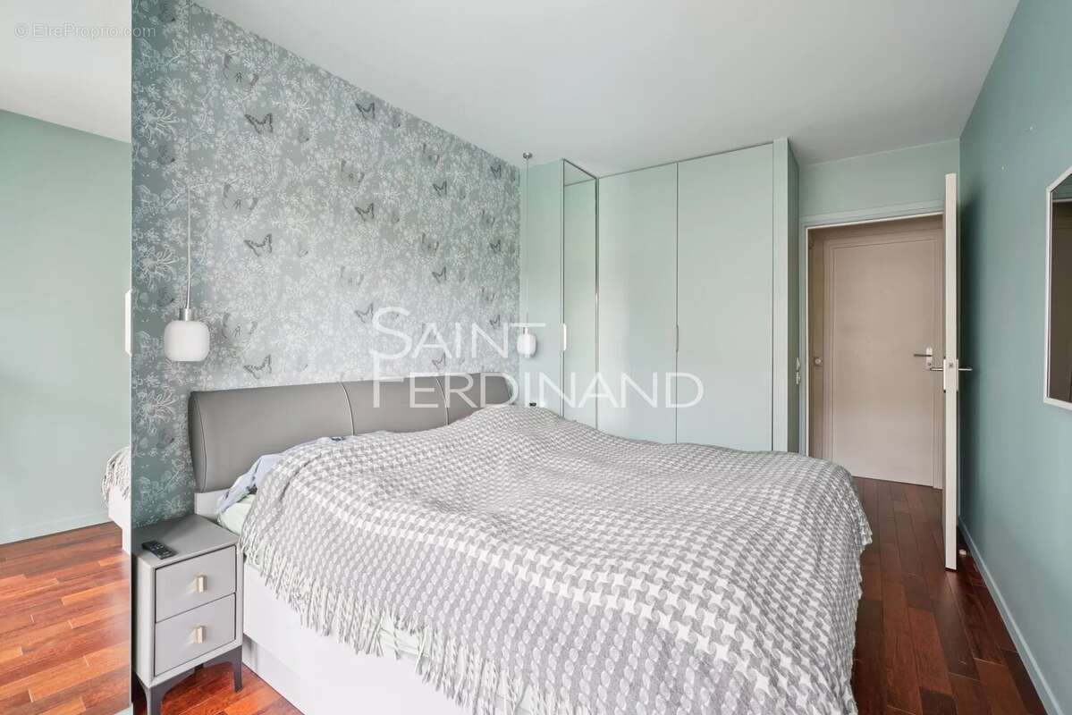 Appartement à NEUILLY-SUR-SEINE