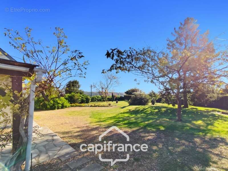 Maison à BESSE-SUR-BRAYE