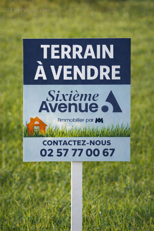 Terrain à SAINT-TRIMOEL