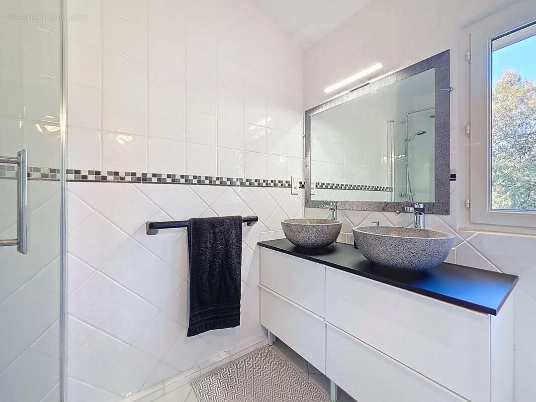 Maison à ROQUEFORT-LES-PINS