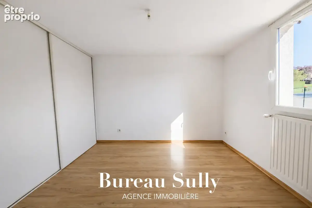 Limite GENAY sur MASSIEUX / Maison T4 (90m2 hab) sur 329m2 de terrain clos arboré parking. TB état - photo 17