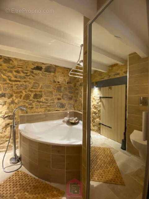 Maison à PUY-L'EVEQUE