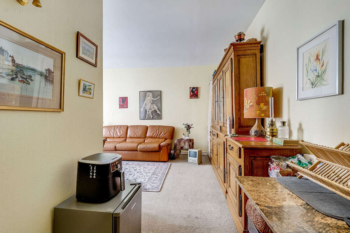 Appartement à PARIS-14E