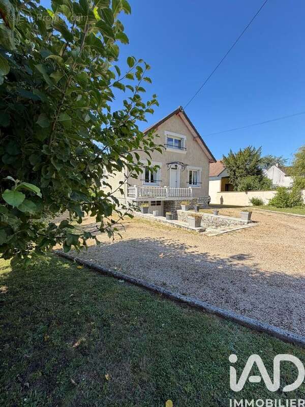 Photo 2 - Maison à URY