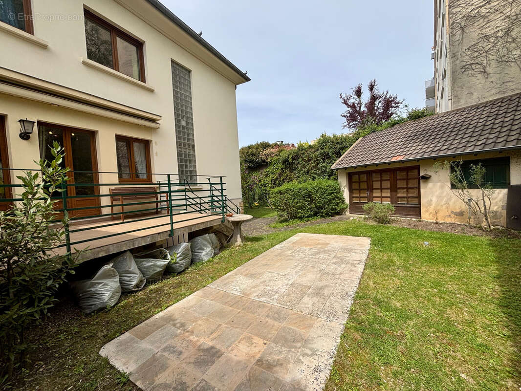 MAISON Quartier Vacquinière - 163 m2 - 4 chambres - Jardin - Garage - photo 20