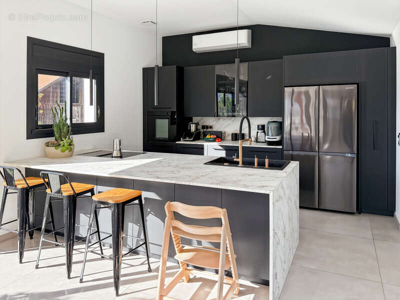 Maison à CONTAMINE-SUR-ARVE