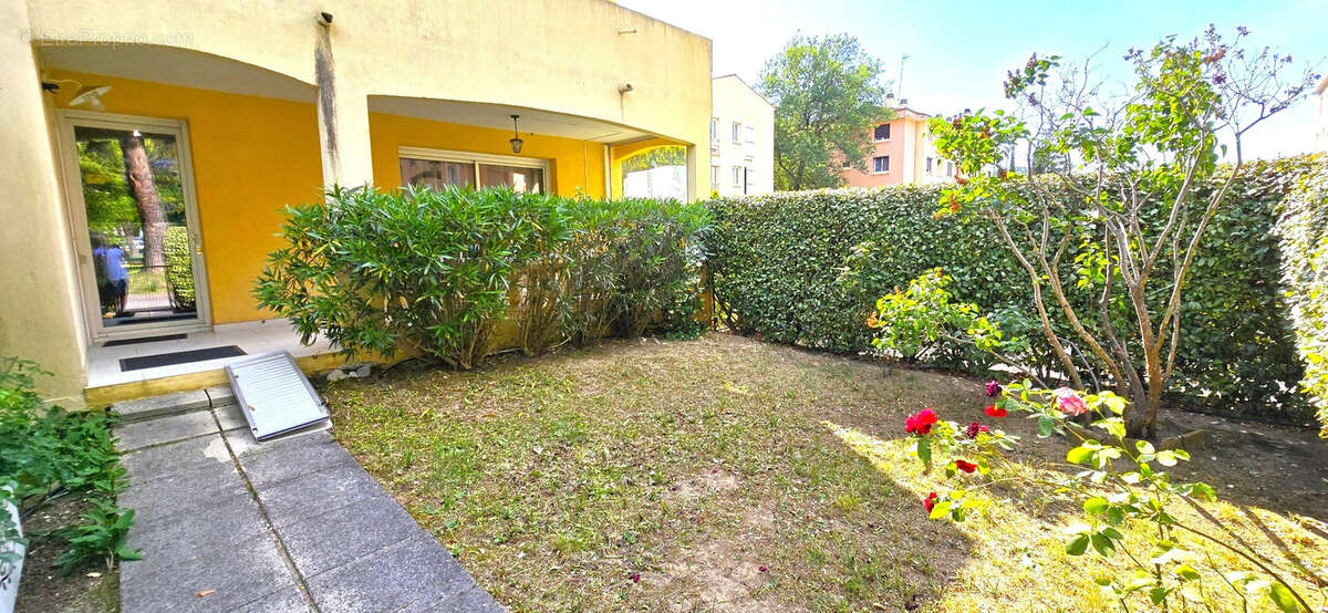 T3 de standing avec jardins, terrasses et parking - photo 2