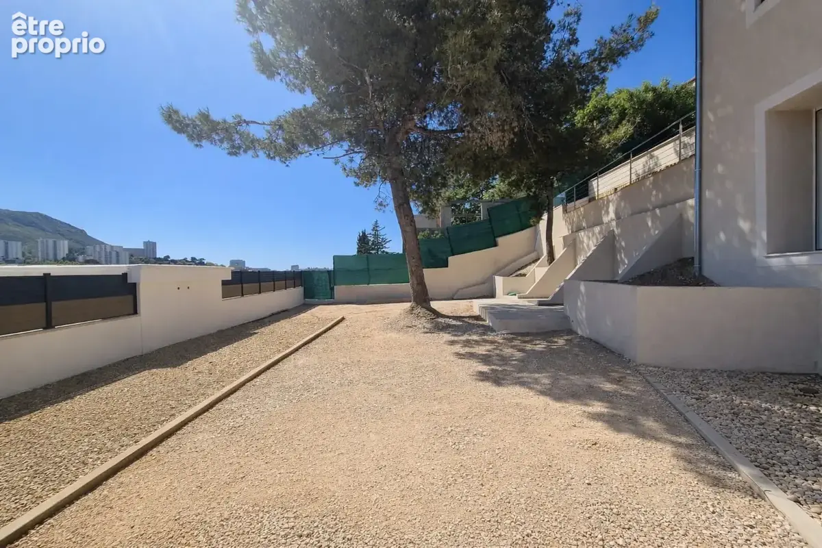Maison Duplex T4 — 115 m2 avec terasse et grand jardin 225m2 + 2 stationnements - photo 11