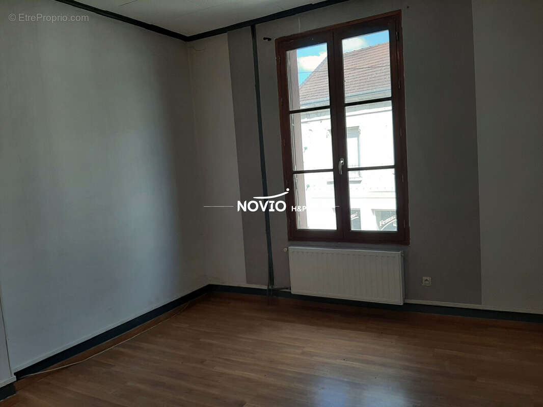 Appartement 209 m² à Scorbe-Clairvaux  - photo 5