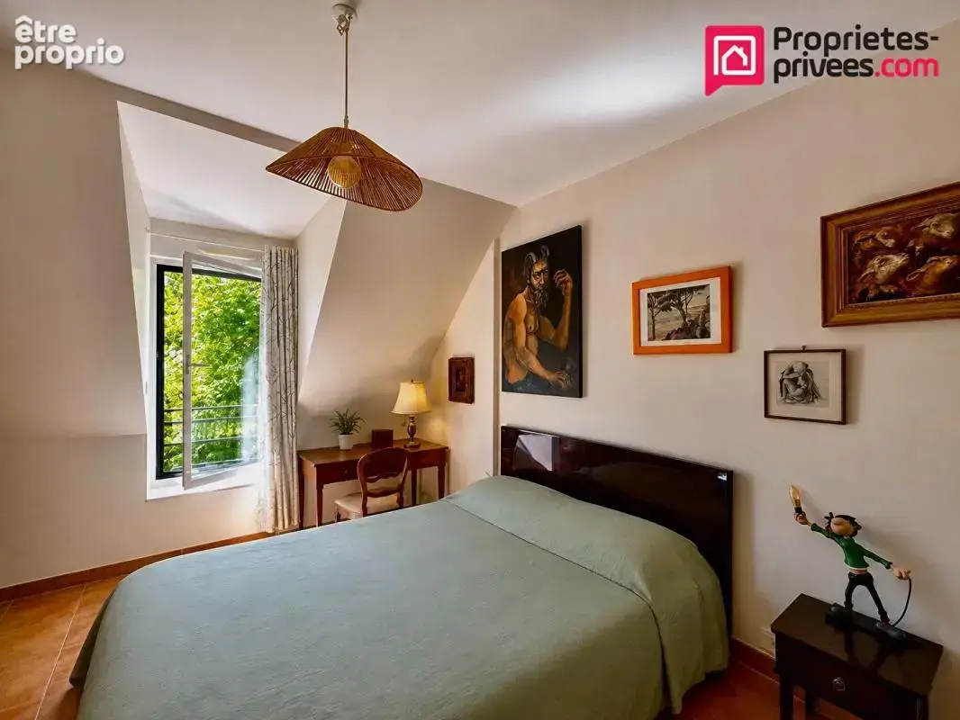 Maison  Indépendante située à Yvré L'Évêque,  8 pièce(s) 157 m2 sur parcelle de 867 m2 - photo 9