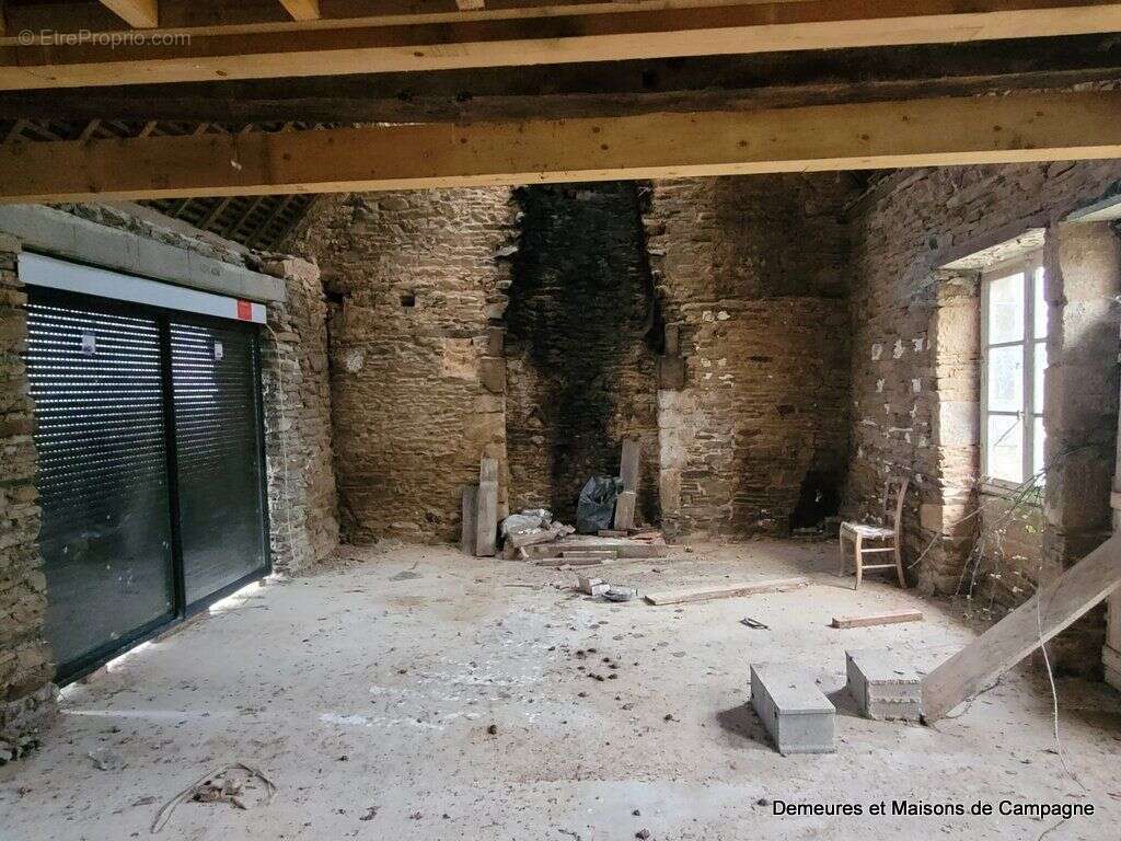 Maison à SAINT-HILAIRE-DU-HARCOUET