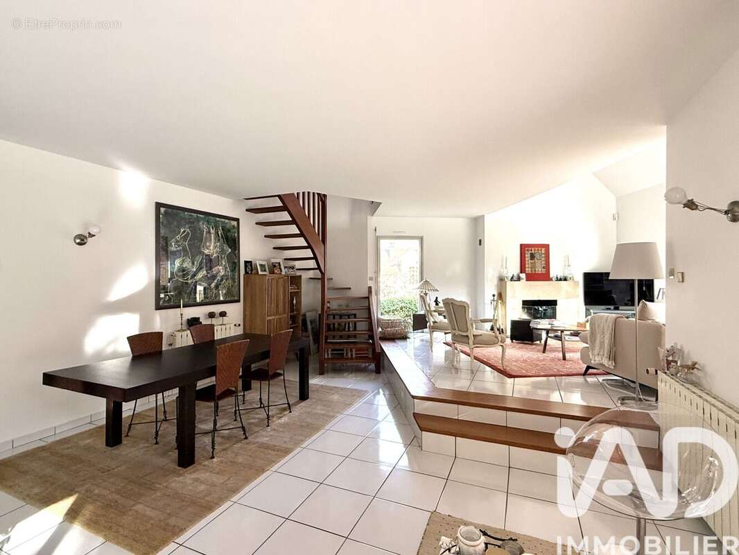 Photo 2 - Maison à JOUY-EN-JOSAS