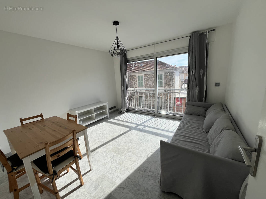 Appartement à ROQUEBRUNE-CAP-MARTIN