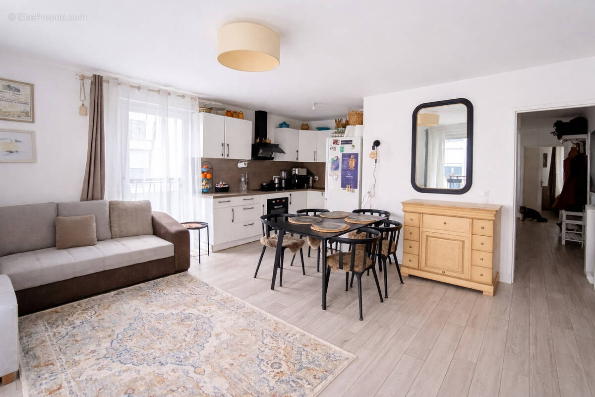 Appartement à OZOIR-LA-FERRIERE
